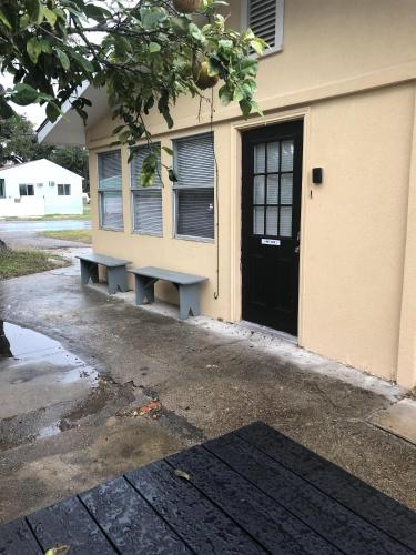 Pirate Cove Cottages - image 13