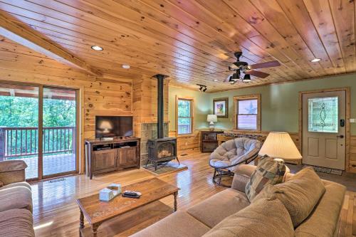Smoky Mtns Escape Cabin with Hot Tub and Views! - image 4
