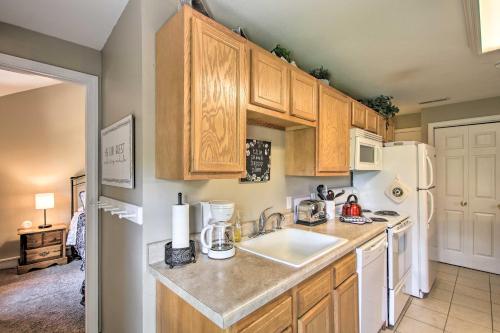 Turtle Rock - Ironton Cabin with Furnished Patio!