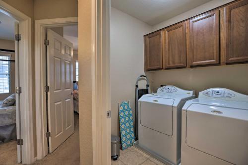 AZ Home with Smart TV, AC, Kitchen and Pool Access!