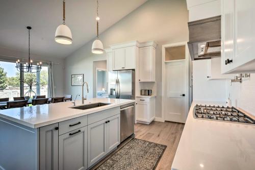 Modern Group-Friendly Home 15 Mi to Dtwn SLC - image 5