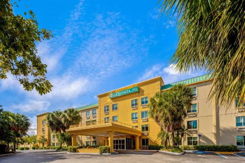 Удобства, La Quinta Inn & Suites by Wyndham Miami Cutler Bay in Майами (Флорида)