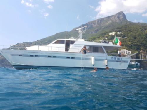 Akhir Cruise Charter gîte à louer Salerne