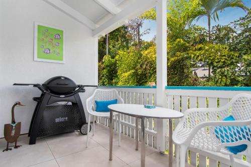 Studio Apartment with Balcony image 3
