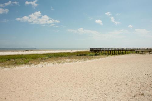 Sunshine Villa - Beachside Condo with Pool Tennis condo - main image
