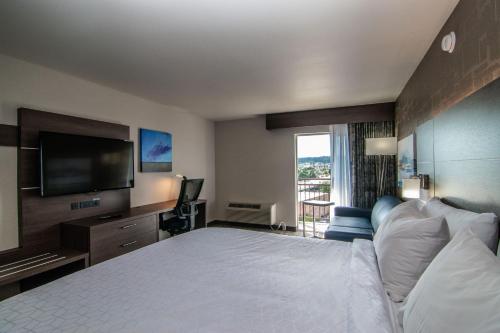 Holiday Inn Express Spokane-Downtown an IHG Hotel - image 9