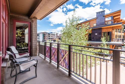 90 Carriage Way