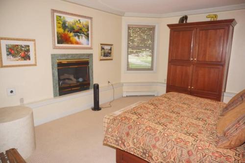 720 Bleeker St W - image 6