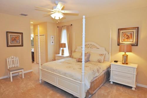 Beautiful Pool, Spa & Game Room Home Near Theme Park! home in Davenport, USA