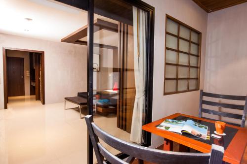 Deluxe Double Room image 4