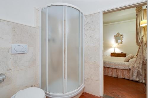 Bathroom, Pietre Dure in Florence