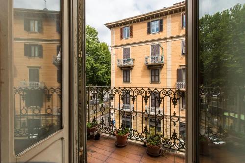 Vanchiglietta Roomy Apartment - image 2