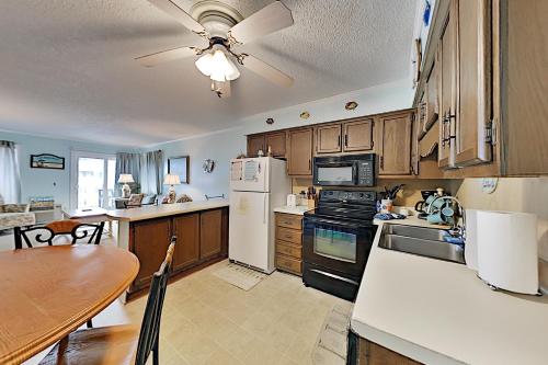 A Place at the Beach IV Oceanfront Condo with Pool condo - image 6
