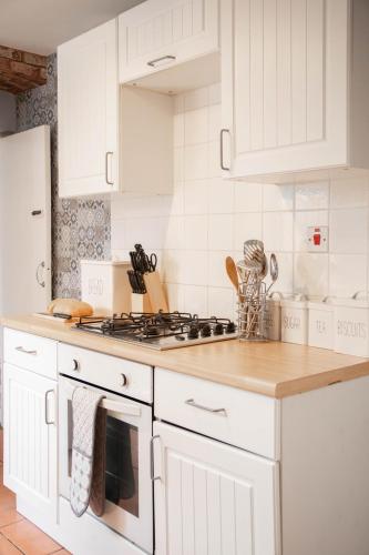 Picture of Cosy 3 Bedroom House - Private & Central - Ultra Wifi