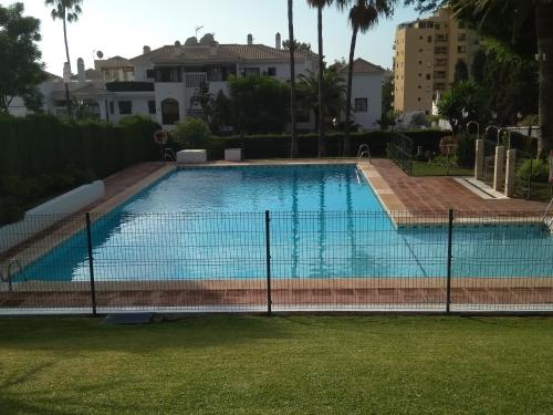  Fire Stick Amazon - Piscina - Bar - Jardines - Parking - Wifi in Torremolinos