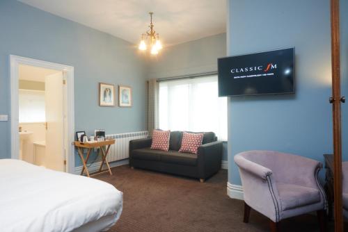 Embankment Hotel