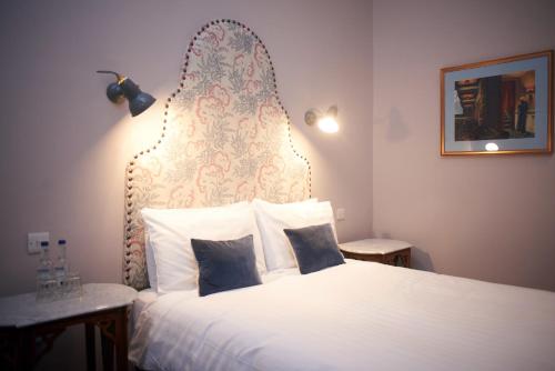 Embankment Hotel - image 10