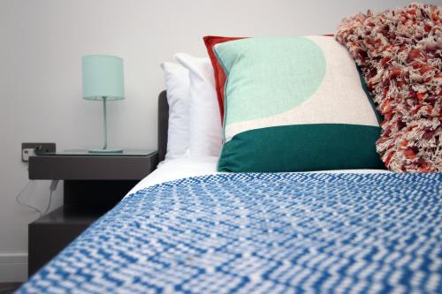 Noya Falls - Flat 8 By Staybc, Cardiff, South Wales