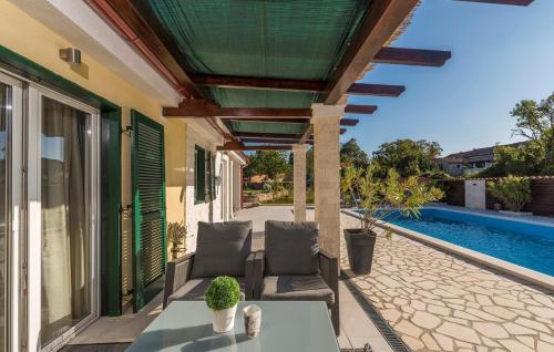 Holiday Home image 9
