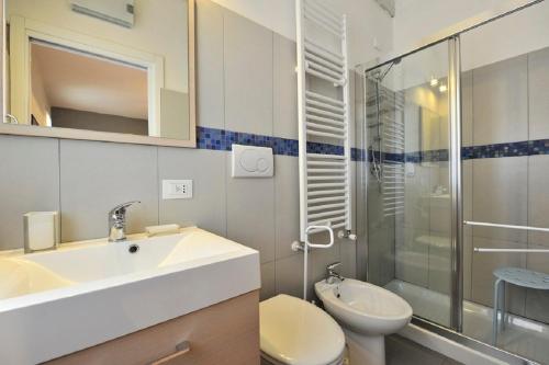 Venetian Dream in Biennale area - image 8