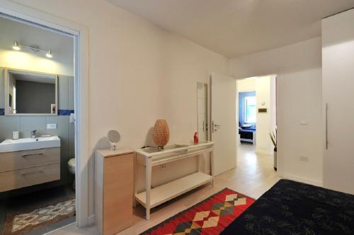 Venetian Dream in Biennale area - image 11