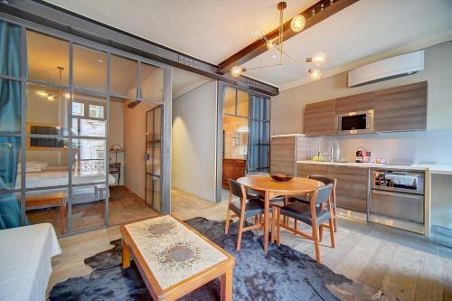 MMOGROOM - Industrial Style - Spacious - AC- City Center- CONGRESSBEACHES - image 2