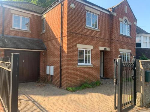 3 Bedroom House In Reading, Reading, Berkshire