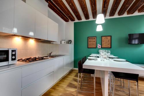 Cannaregio Suite with Garden by Wonderful Italy, Venice (photo 7)