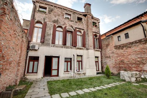 Cannaregio Suite with Garden by Wonderful Italy, Venice (photo 5)