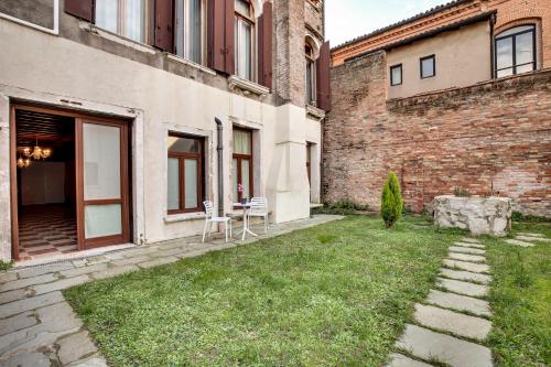 Cannaregio Suite with Garden by Wonderful Italy, Venice (photo 8)
