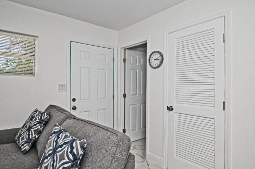 Relax and enjoy Fort Lauderdale beach! detail