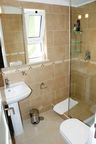 Casa Das Buganvillas - beautiful 3BR Vale Do Lobo villa with AC easy walk to Praca - image 3