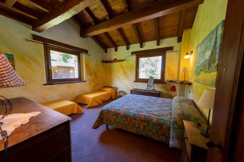 4 twin beds
