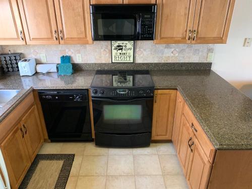 Meadowridge Court 19 Unit 10 - main image