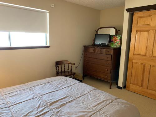 Meadowridge Court 19 Unit 10 - image 3