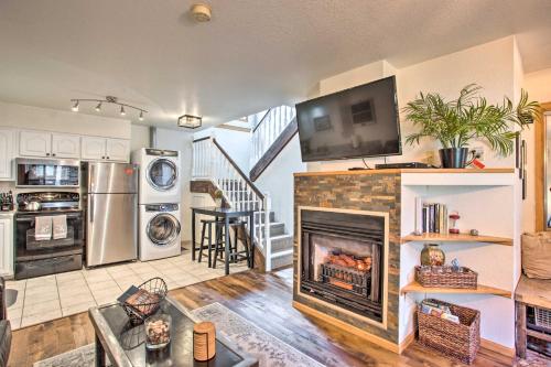 . Ouray Condo with Patio - half Block to Main Street!