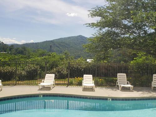 Gatlinburg Chateau Condo 503 - image 20