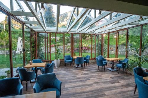 Anavasi Mountain Resort