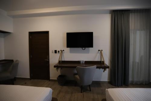 269532872 Hotel Diana