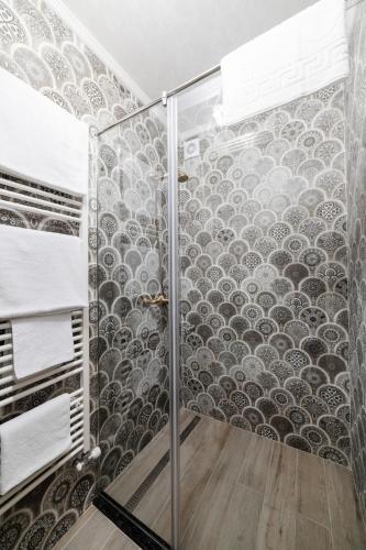 VIP apartment on Duhnovicha street .Free parking.