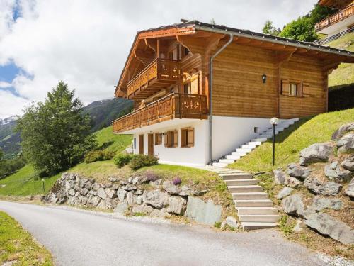 Nice chalet 650 m from ski area