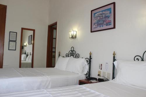 269542375 Hotel Concierge Plaza Colima