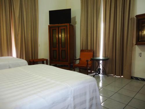 269542409 Hotel Concierge Plaza Colima