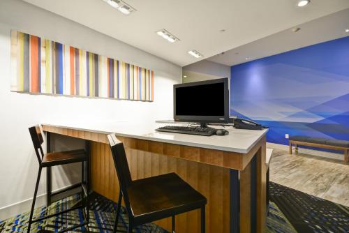 Holiday Inn Express Evansville