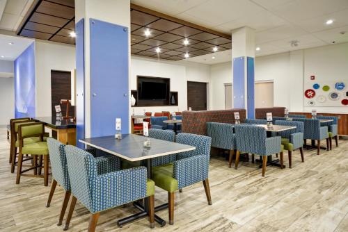 Holiday Inn Express Evansville