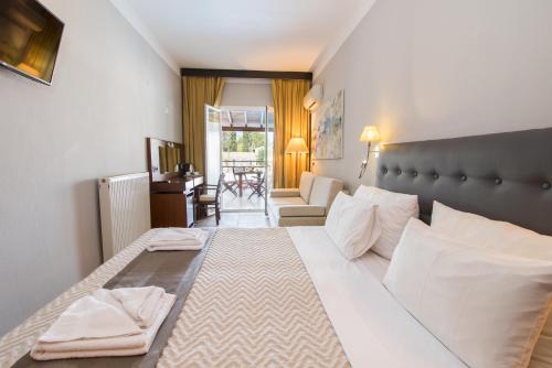 OPERA BLUE Hotel Gouvia Corfu in Corfu