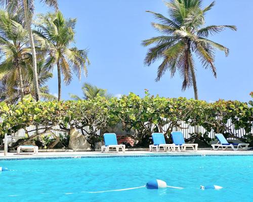 KASA El Sol by the Sea with Pool and Parking