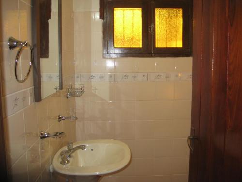 One-Bedroom Apartment image 3