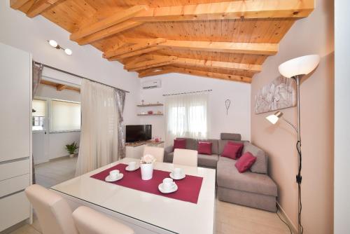Apartment Irena
