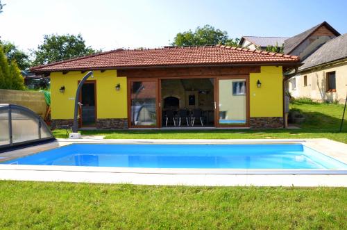 Jardín, Chalupa Bohunka in Bouzov